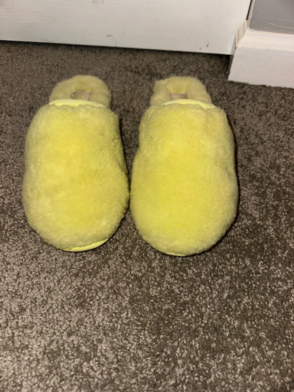 NEW Womens Ugg slippers